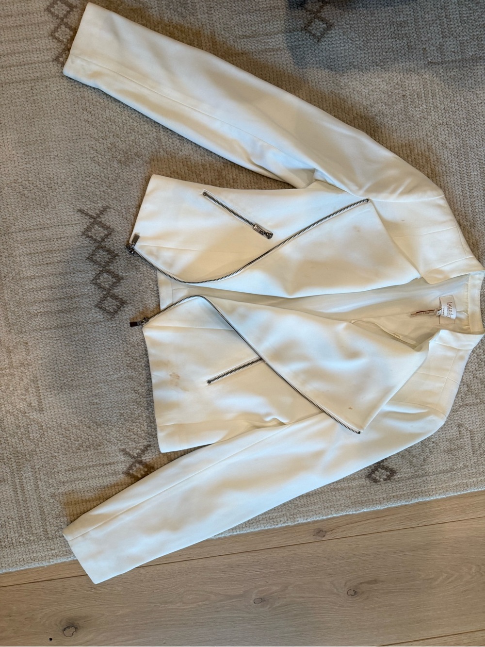 Laundry By Shelli Segal White Asymmetrical Zip Blazer